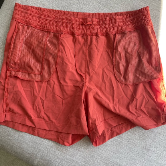 Old navy stretch tech orange shorts large - Picture 4 of 4